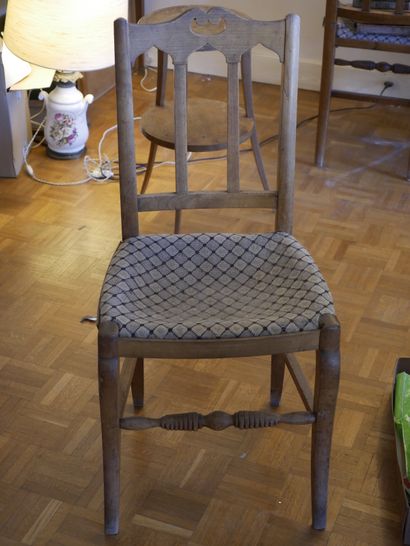 null Ensemble de chaises dépareillées en bois on y joint un fauteuil style louis...