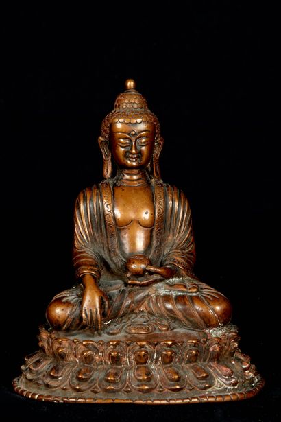 null Tibet ou Chine, XXème siècle. Statuette de Bouddha assis dans la position de...