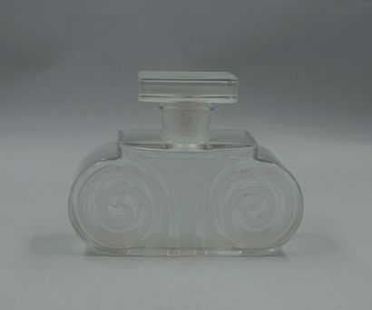 null LENTHERIC "Miracle

Glass bottle partially frosted, body showing an ionic capital....