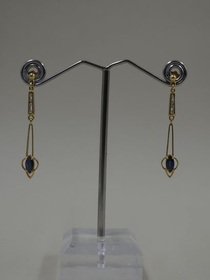 null Pair of 18k yellow gold earrings with a spinel and small diamonds - Pb : 3,...