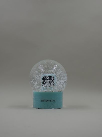 null TIFFANY CO - Boule à neige figurant un solitaire dans son écrin - H : 12 cm