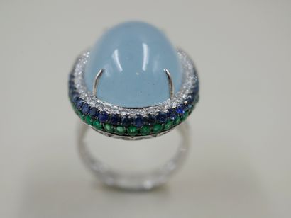 null 18k white gold ring with a large cabochon aquamarine of about 20cts surrounded...