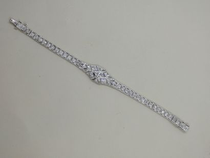 null Bracelet Art Déco en platine et or gris 18k à décor géométrique articulé et...