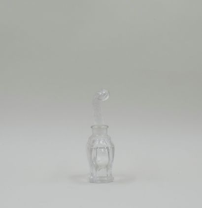 null ELIZABETH ARDEN "My love

Glass bottle, emery stopper featuring a ribbed leaf....