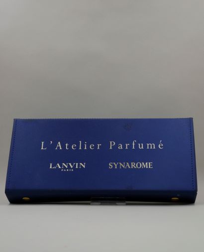 null LANVIN SYNAROME "L'Atelier Parfumé

Box containing 20 small bottles of raw materials...