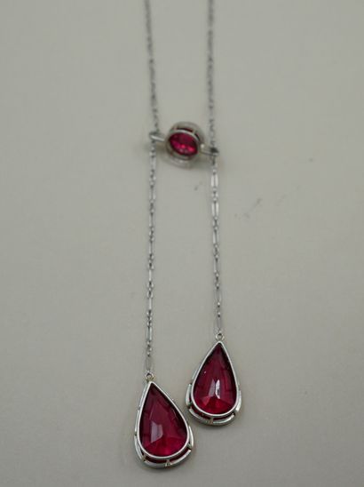 null Necklace negligee in platinum decorated with two synthetic rubies faceted in...