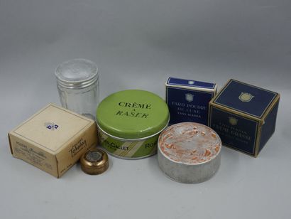 null Lot including 1 Roger Gallet, Lalique "Fleurs d'amour" powder box, (empty, as...