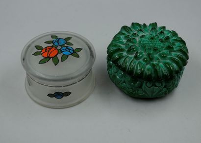 null Set of glass powder boxes including 1 powder box with flowers and foliage decoration...