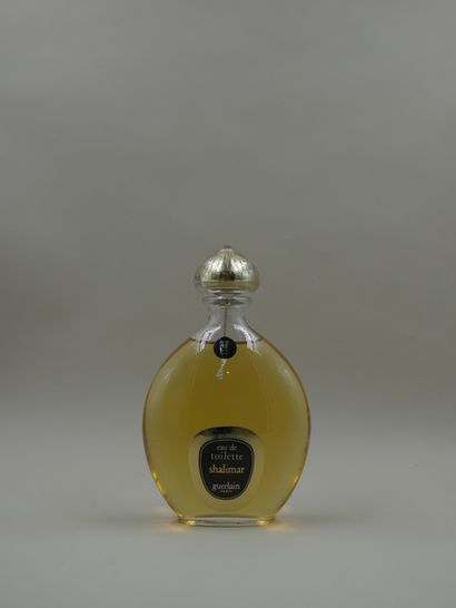 null GUERLAIN " Shalimar " Glass bottle, drop model. Golden stopper, sealed. Label...