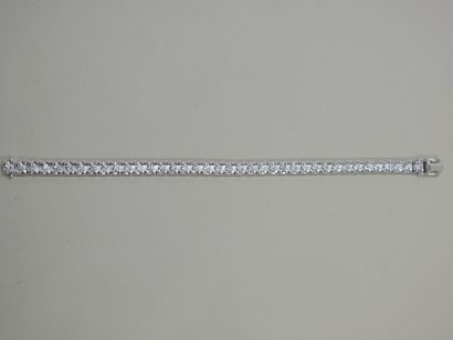 null Line bracelet in 18k white gold set with 38 brilliant cut diamonds for a total...