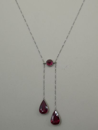 null Necklace negligee in platinum decorated with two synthetic rubies faceted in...