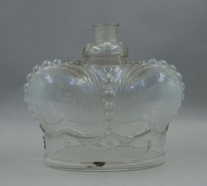 null PRINCE MATCHABELLI 

Giant bottle, in glass model royal crown, titled label...