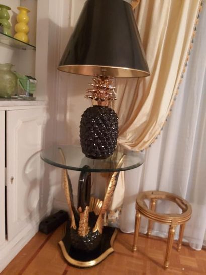 null 
Maison Roméo par Claude DALLE. Lampe ananas en porcelaine émaillée noir et...