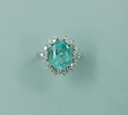 null Bague en or gris 18k style Pompadour ornée d'une tourmaline Paraiba naturelle...