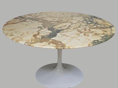  Eero SAARINEN (1910-1961), Edition KNOLL, "Tulip" dining table, round top in cream...