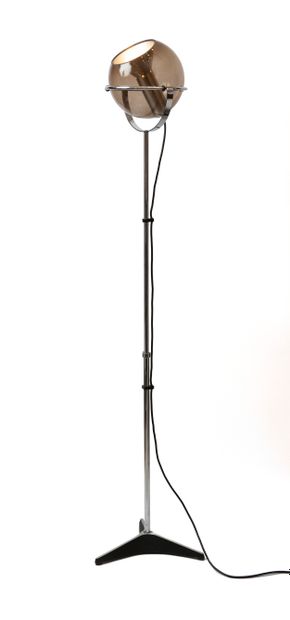 null Floor lamp by FRANK LIGTELIJN (1933) for RAAK, 1965. Metal stem, smoked glass...