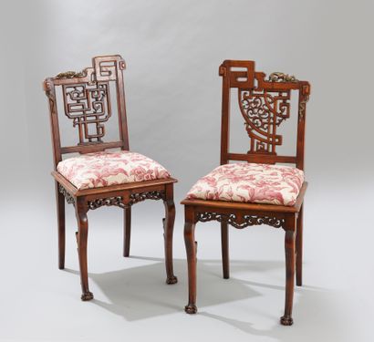 null Gabriel VIARDOT (1830-1906), Pair of walnut chairs with an asymmetrical openwork...