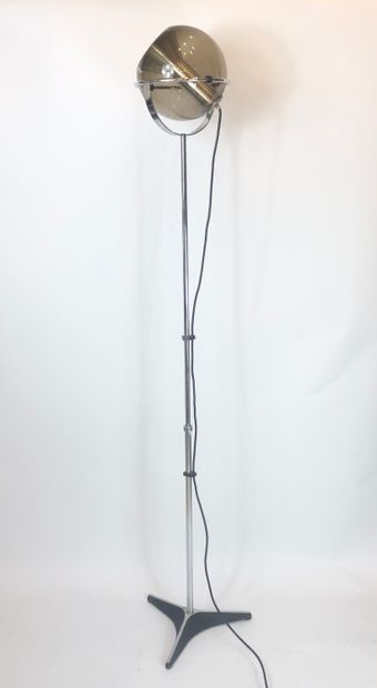 null Floor lamp by FRANK LIGTELIJN (1933) for RAAK, 1965. Metal stem, smoked glass...