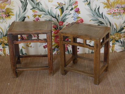 null Pair of moulded and carved wooden sofa ends in the Far Eastern style, the top...