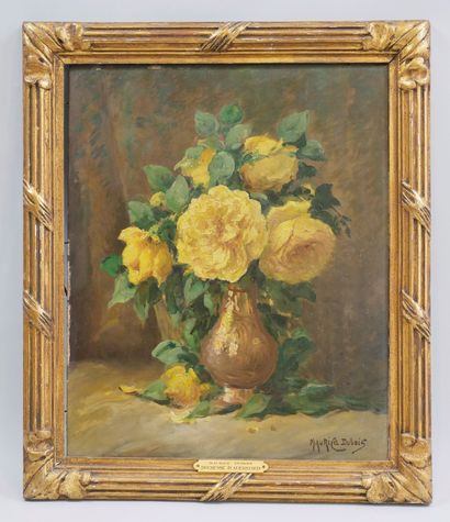 null Maurice DUBOIS (1869-1944). Vase au bouquet de roses jaunes. Huile sur panneau....
