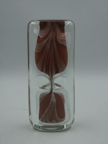 null BEGOU Alain (Born in 1945). Hourglass vase. Proof in colourless blown glass,...