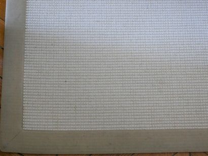 null Sisal carpet (state of use and some stains). Dimensions about 260 x 350cm
