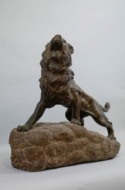 null ANDREY James. Roaring lion. Proof in bronze with patina on a stone base. Signed...