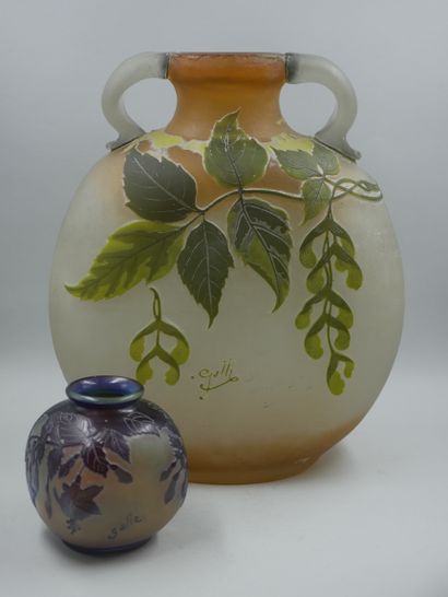  ETABLISSEMENTS GALLE (1904-1936). Large vase of gourd shape in multi-layered glass...