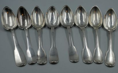 null Lot including : 

- Four silver soup spoons 950/1000 net model. Vieillard hallmark...