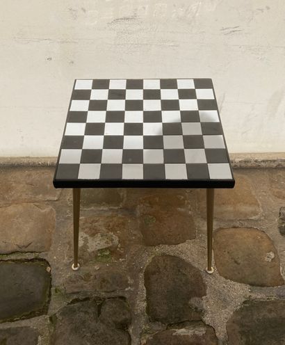 null Side table, ceramic top with checkerboard pattern, metal base. Height 41cm,...