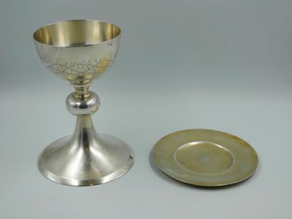 null 
Chalice. The cup is in engraved silver, plain model, and the foot, in silver...