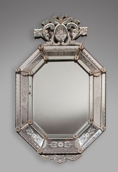 Grand miroir vénitien rectangulaire à pans...