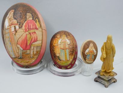 null Lot including 3 eggs "Matriochka" and a Saint-Nicolas in steatite.