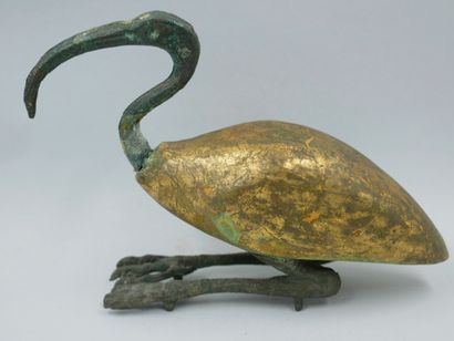 null Ibis couché en dévotion.

Thot ibis, Dieu de la Connaissance et du Savoir. Bronze...