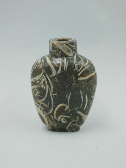 null Very beautiful snuff bottle. Marble with fossil remains called lumachelles of...