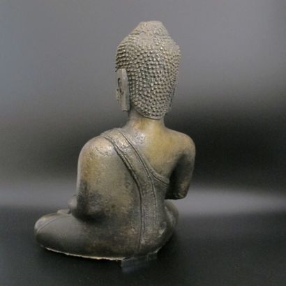 null Statue of Buddha in the posture of taking the earth as a witness. Bronze. H...