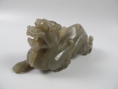 null Jade dragon. Nephrite celadon. L 12cm. H 6cm. The unicorn, mythical animal of...