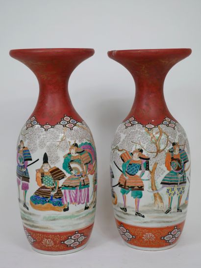 null Pair of earthenware vases in the Satsuma style with samurai decoration. Height...