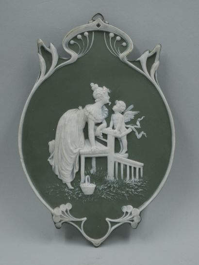null WEDGWOOD, attributed to. Bisque plate. Work of the XIXth century. Height 18,5cm,...