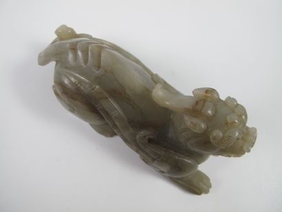 null Dragon-Chimère de jade. Néphrite céladon. L 12cm. H 6cm. La licorne, animal...