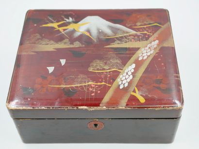 null Set of three lacquer boxes, one with mother-of-pearl inlay and bamboo decoration...