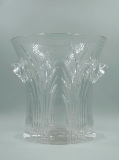 null Crystal bottle bucket with engraved decoration of palm leaves. Height: 23 cm,...