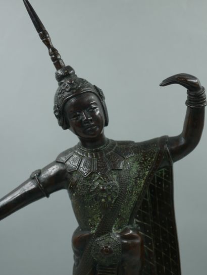 null THAILAND 20th century. Dancer. Proof in bronze with brown patina. Height: 4...