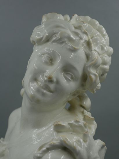 null Albert DARCQ (1848-1895)LONGWY

Portrait de jeune femme au sourire. Epreuve...