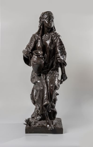 null Anatole Jean GUILLOT (1865-1911). La Porteuse d'eau. Statue en bronze à patine...