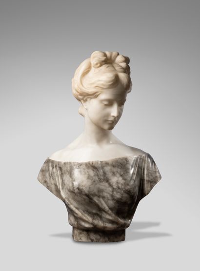 null École Française vers 1920. Buste de femme dans le goût de Gugliemo PUGI (1850-1915)....