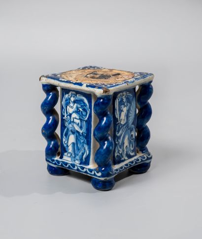 null DELFT. Earthenware base of quadrangular form decorated in blue camaieu of four...