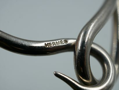 null HERMES Paris. Brown leather "Jumbo" bracelet with metal clasp. Length 19cm