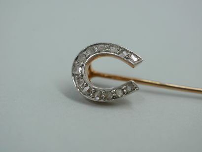 null Horseshoe" tie pin in 18k yellow gold set with rose-cut diamonds - B.P.: 2gr...