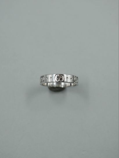 null GUCCI, "ICON" model - Ring in 18k white gold engraved with the monogram - TDD...